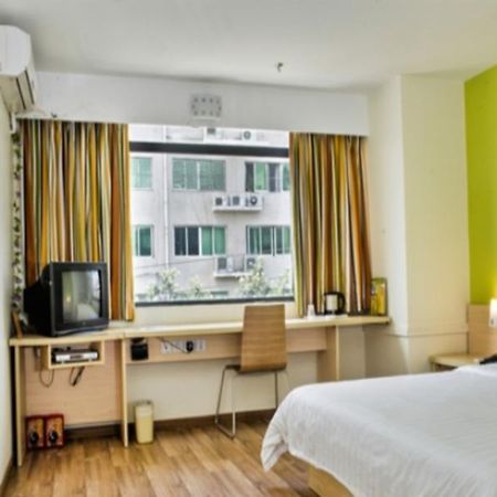 7 Days Inn Guangzhou Jiangtai Rd Metro Zewnętrze zdjęcie